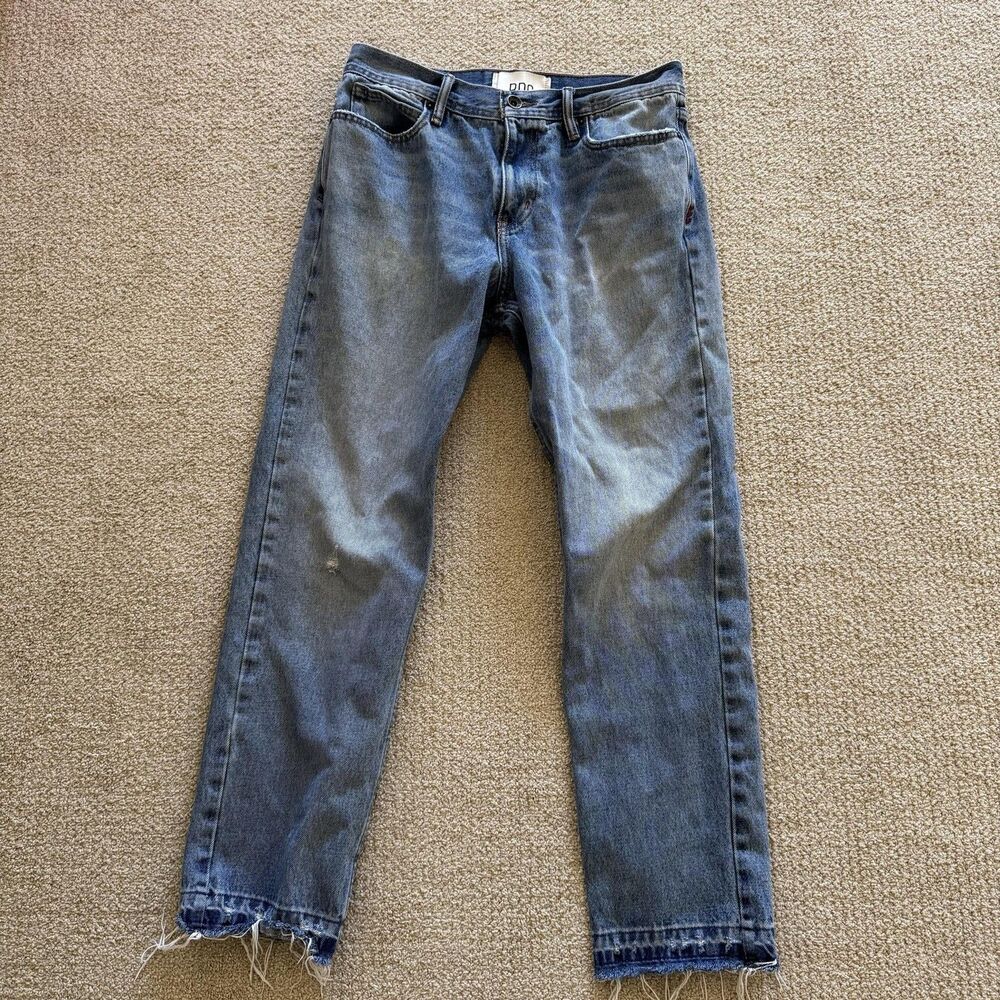 BDG Jeans Mens 32x32 Blue Vintage Slim Fit Medium Wash Distressed Raw Hem Denim